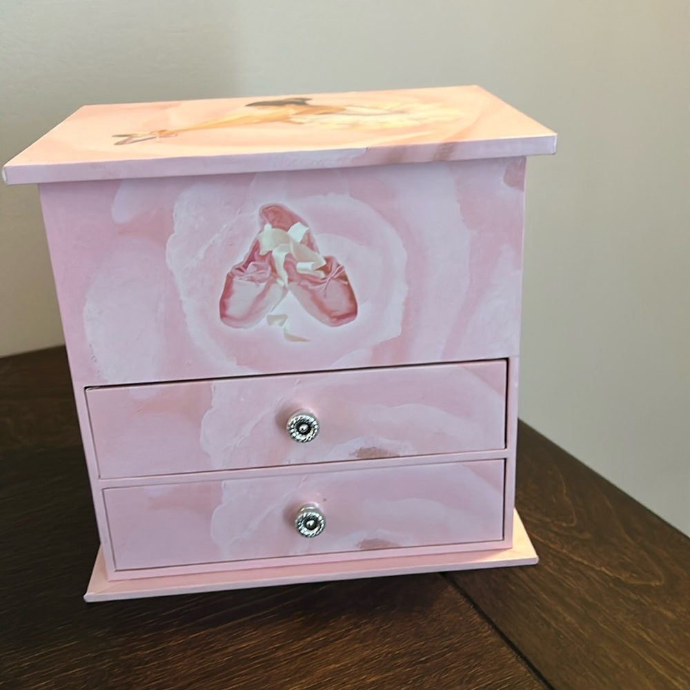 Cute used jewelry box